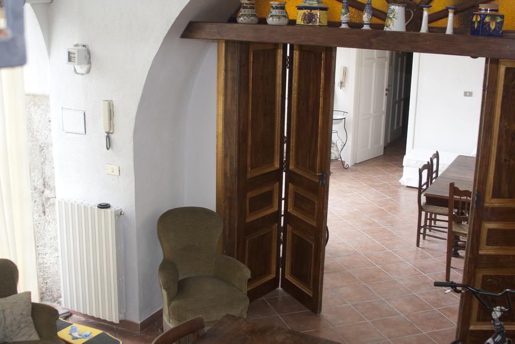 Palazzo D'Orsi Villa Calvanico Værelse billede
